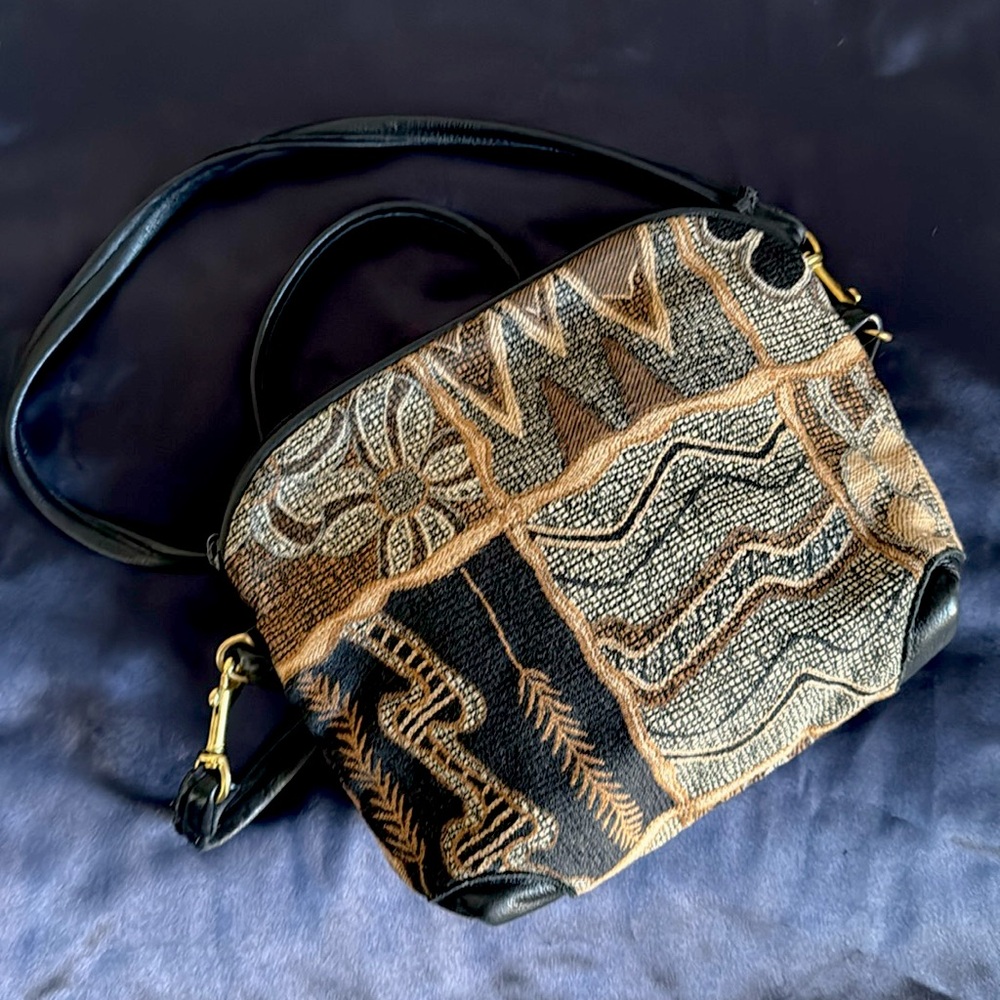 PORTMANTEAU Handcrafted Tapestry Crossbody Bag